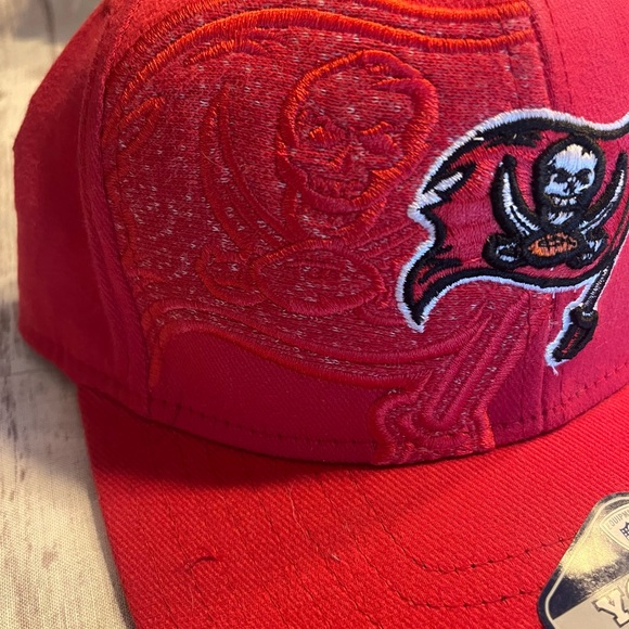🧢🏈NWT NFL YOUTH Tampa Bay Buccaneers Ball Cap - Picture 8 of 9